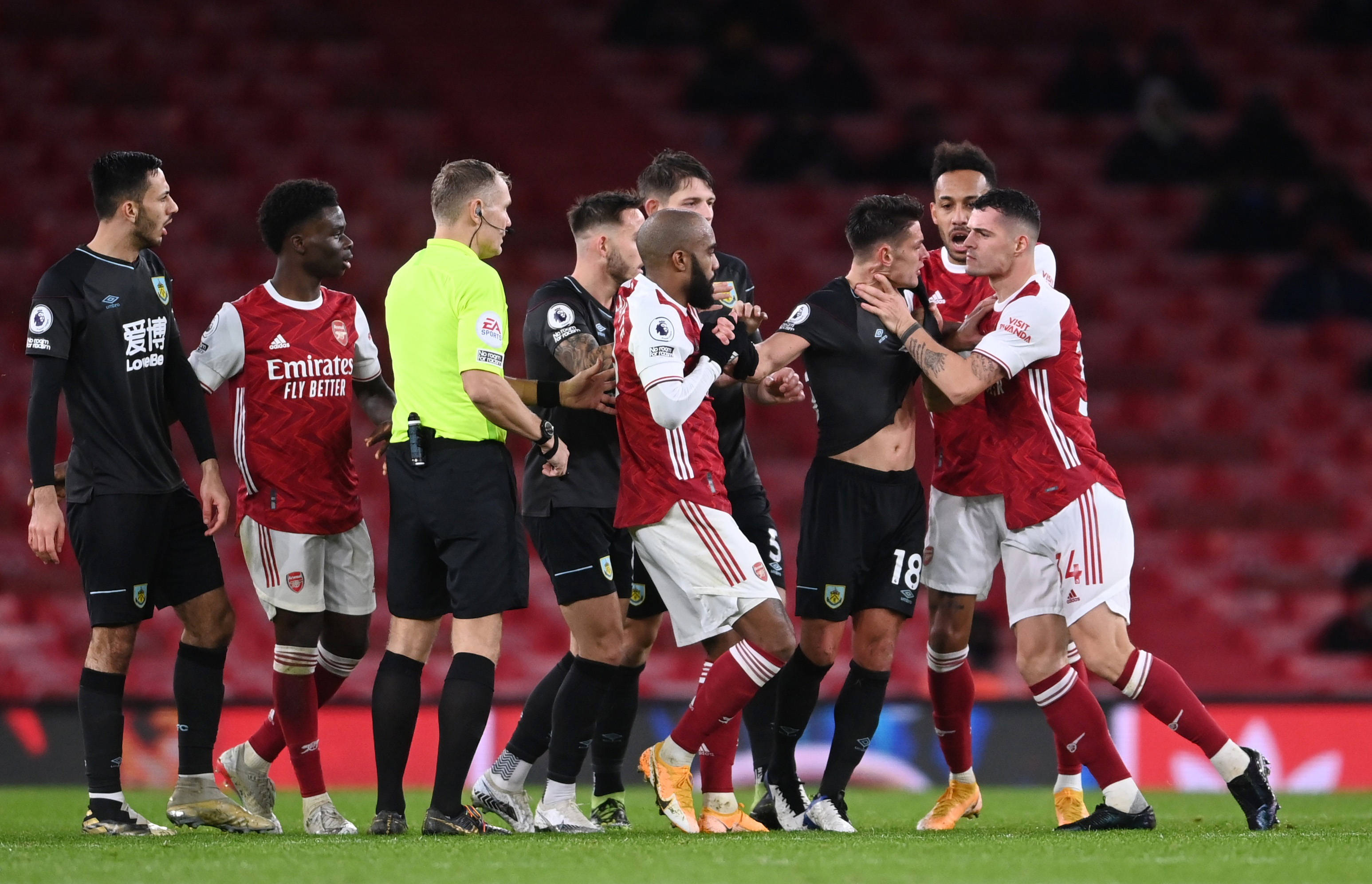 发布会是足 发布会是足